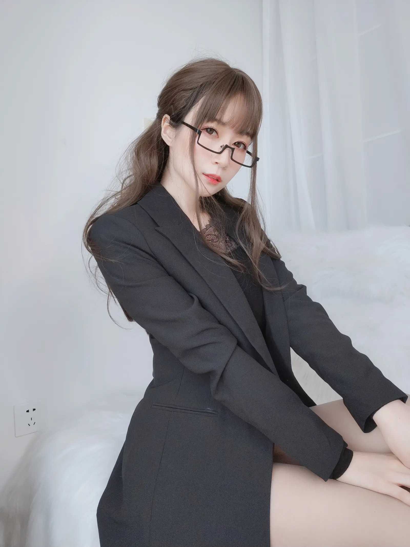 NO.049 黑西服 – [白银81] - 柒美图